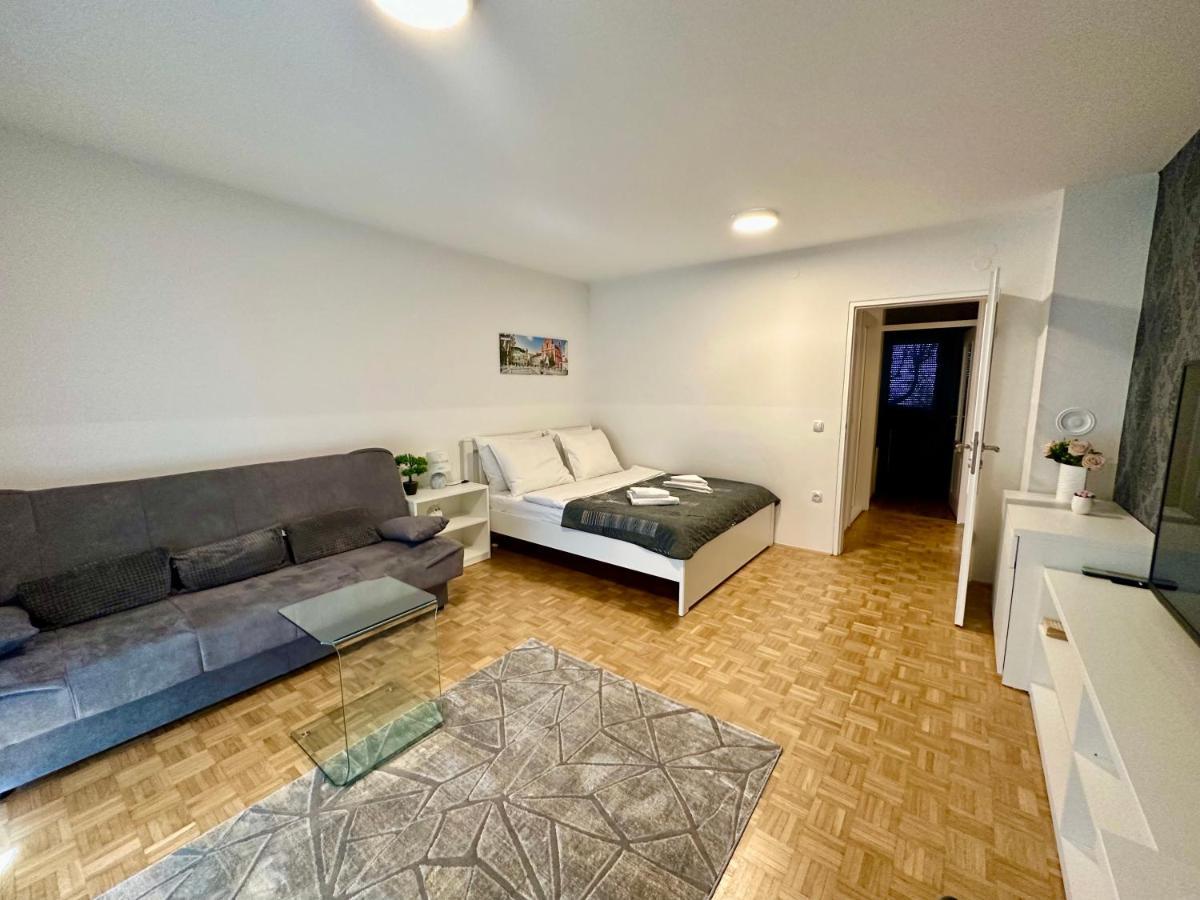Clara Ljubljana Apartment ภายนอก รูปภาพ