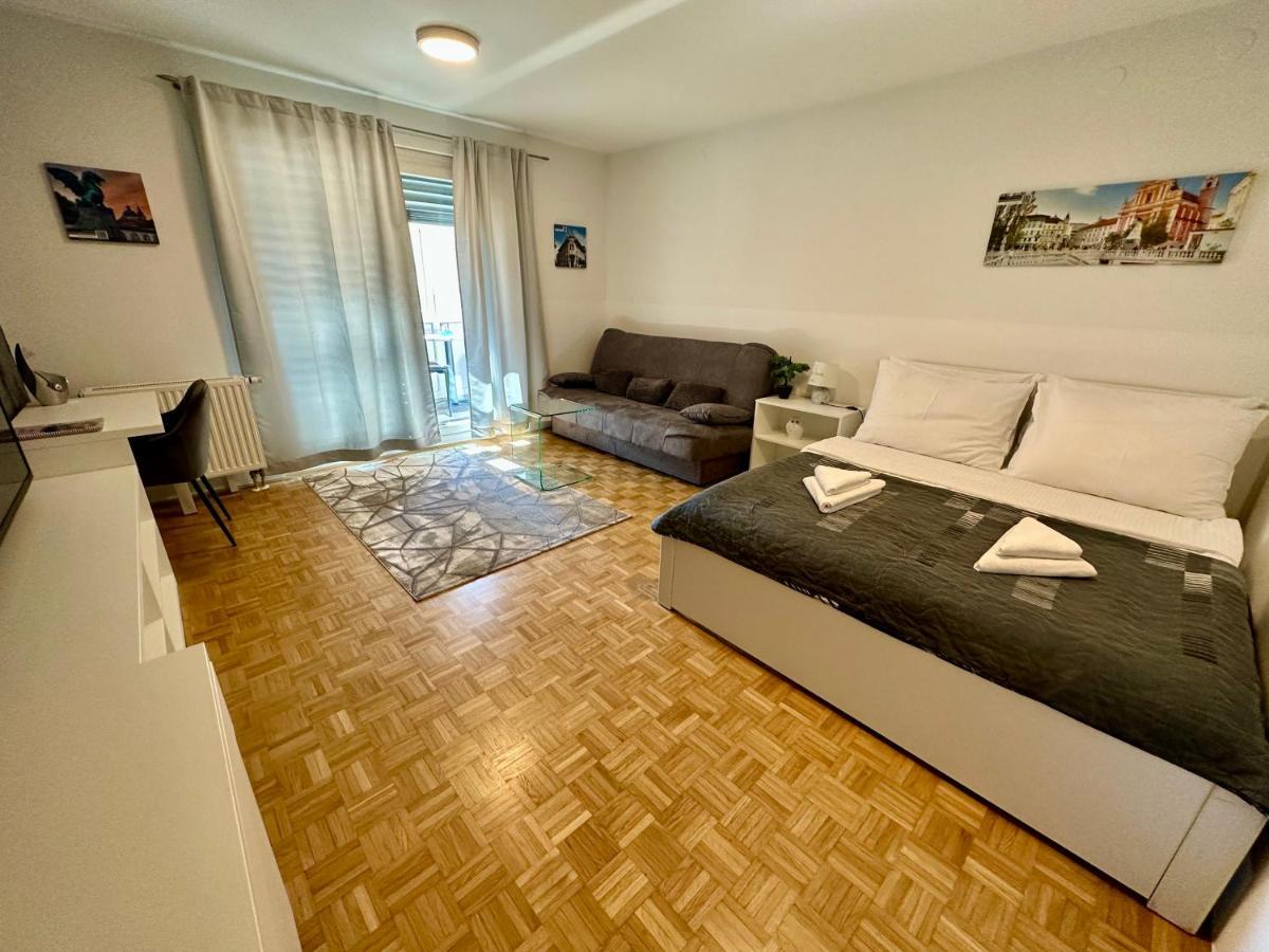 Clara Ljubljana Apartment ภายนอก รูปภาพ