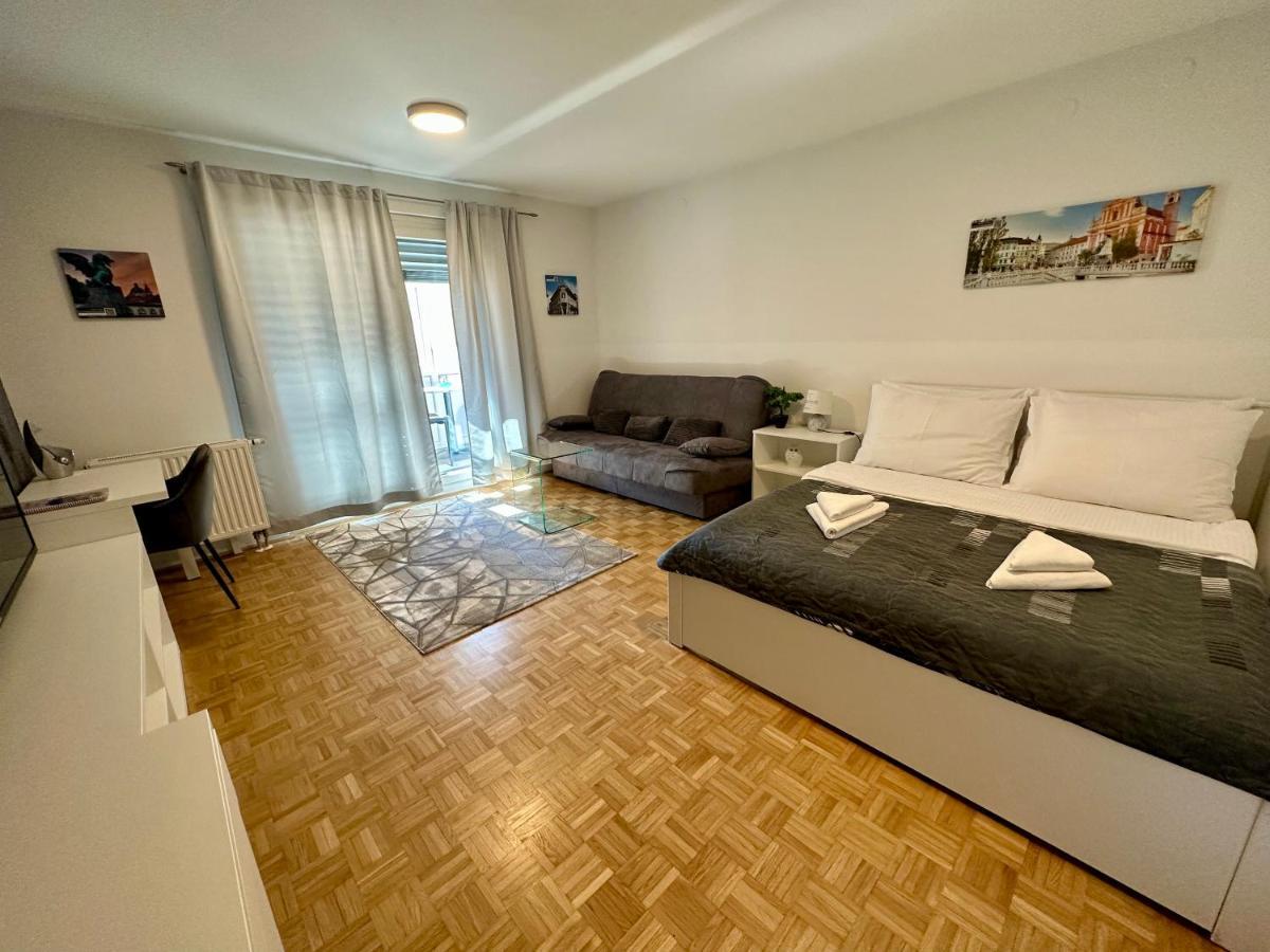 Clara Ljubljana Apartment ภายนอก รูปภาพ